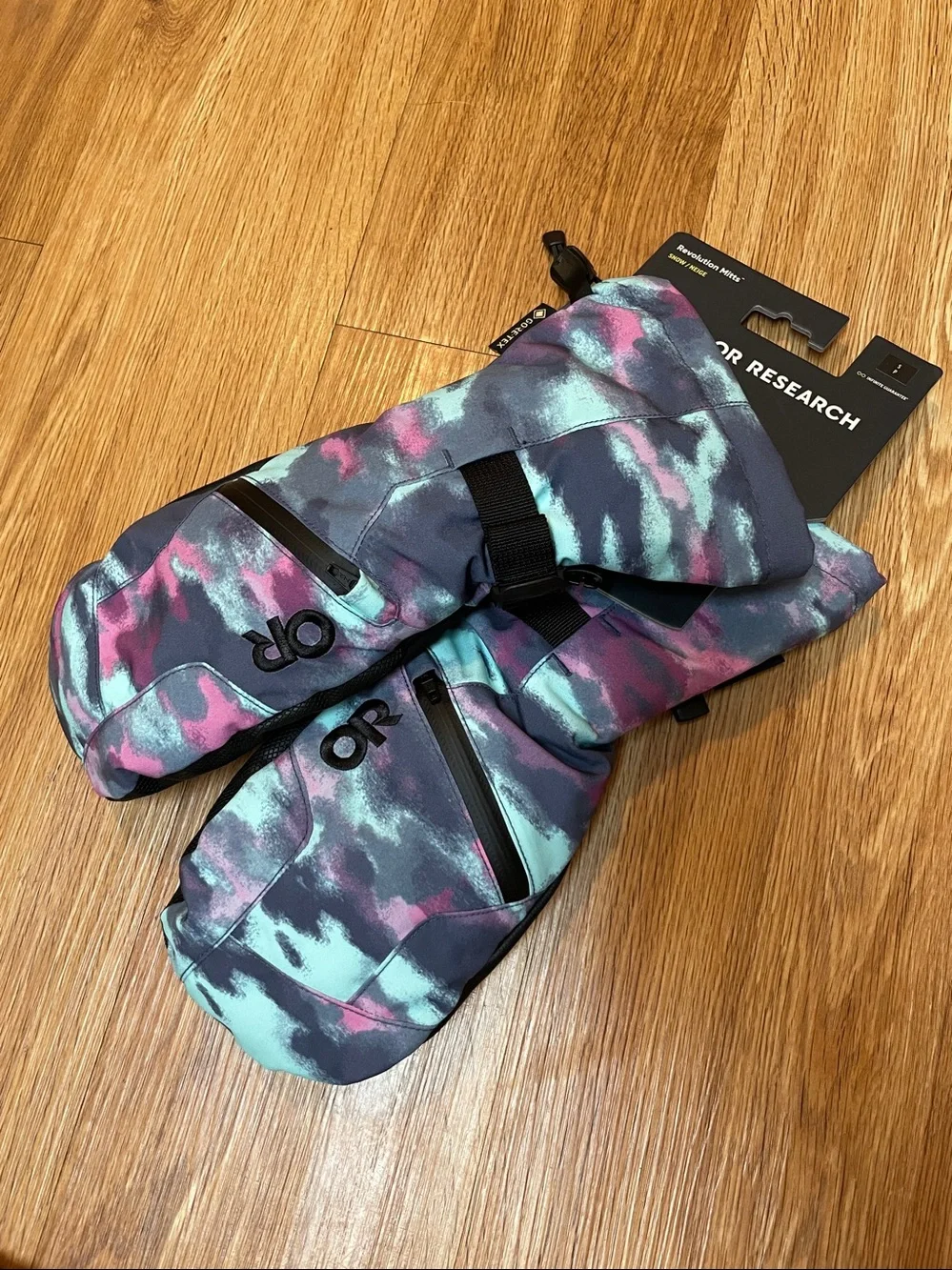 Outdoor Research Revolution GORE-TEX Mitts in Calcite Camo Sz S